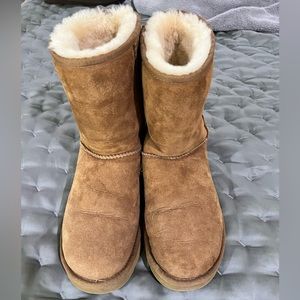 Ugg Classic Short Boot- Chestnutt